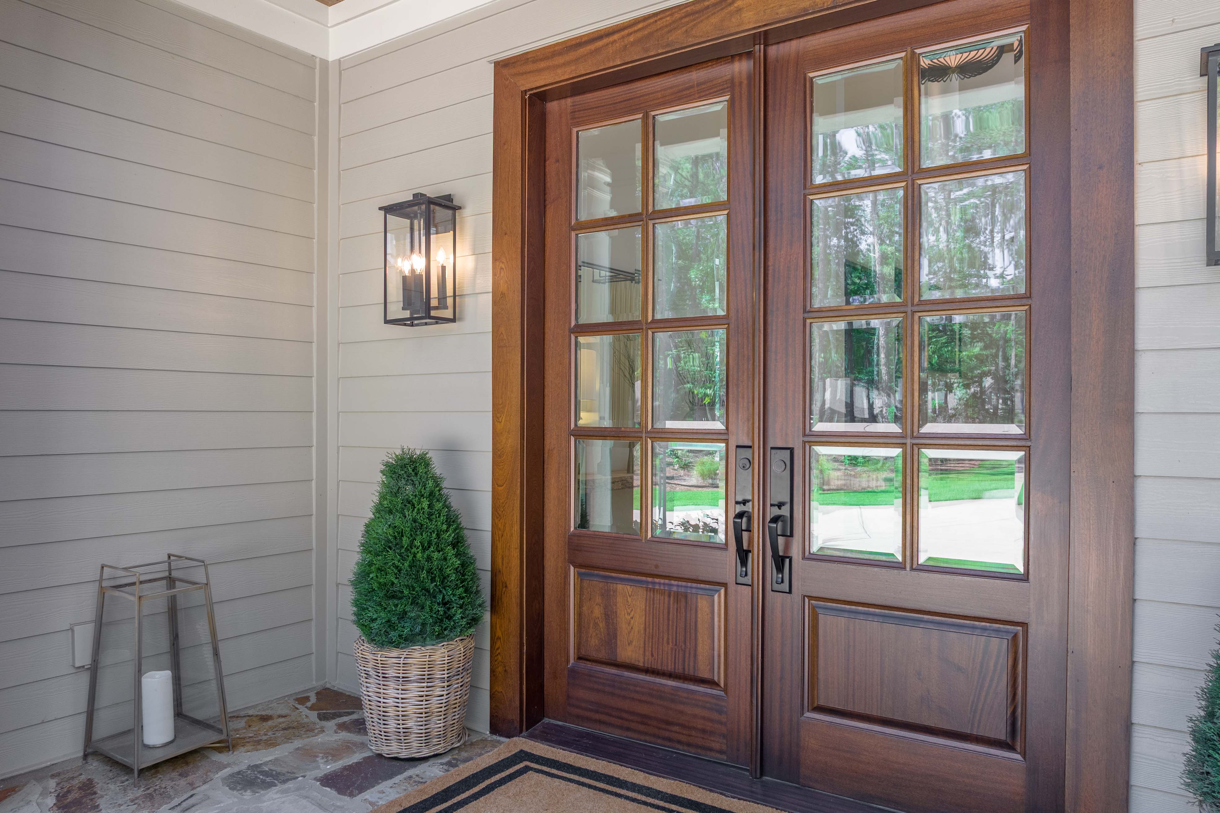 1041 Holt's Ferry image 5